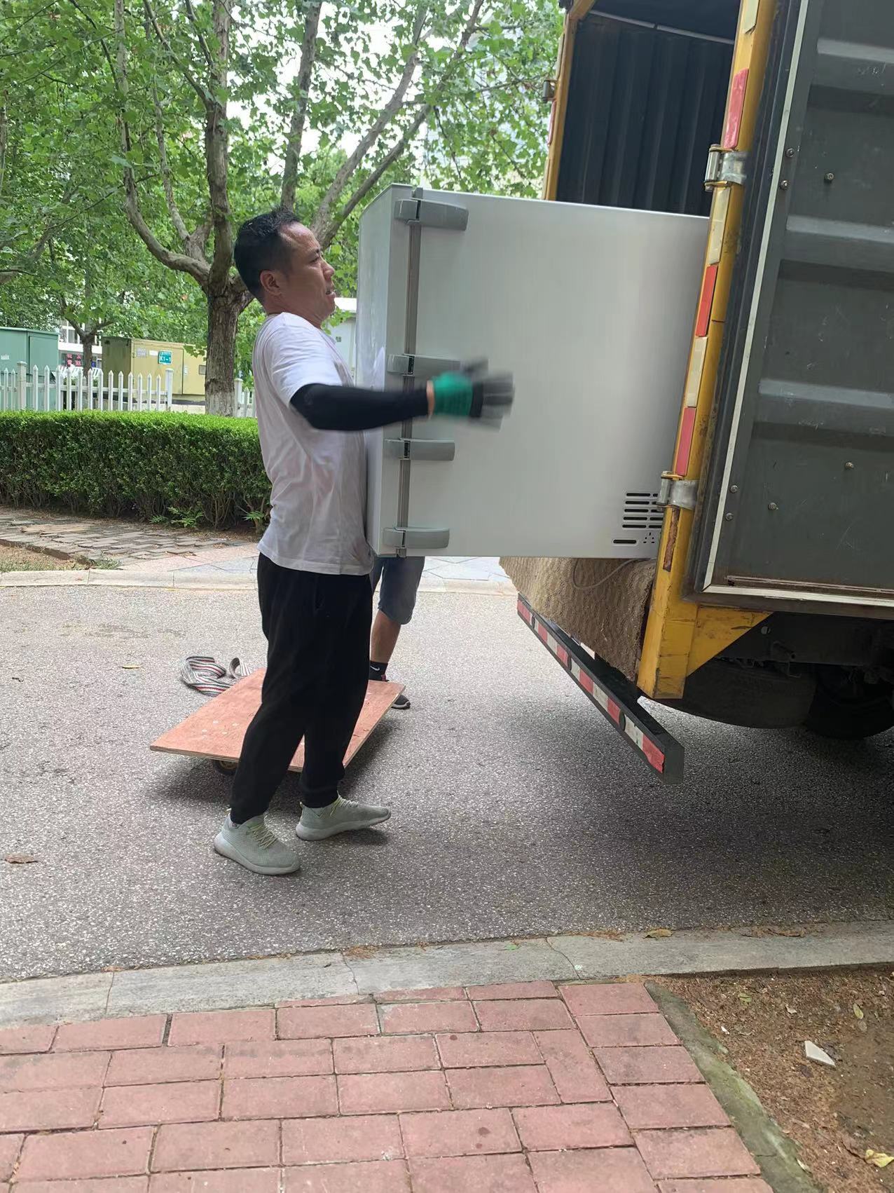 老兵或蚂蚁搬家坐地起价乱象多